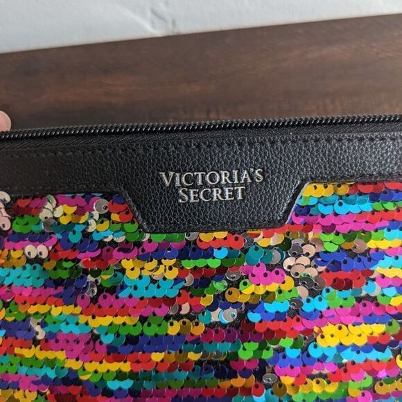 Victoria Secret Multicolored Rainbow/Silver Reversible Sequin Clutch Bag - Picture 5 of 5